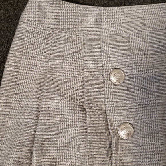 Grey Plaid skirt - Picture 3 of 3